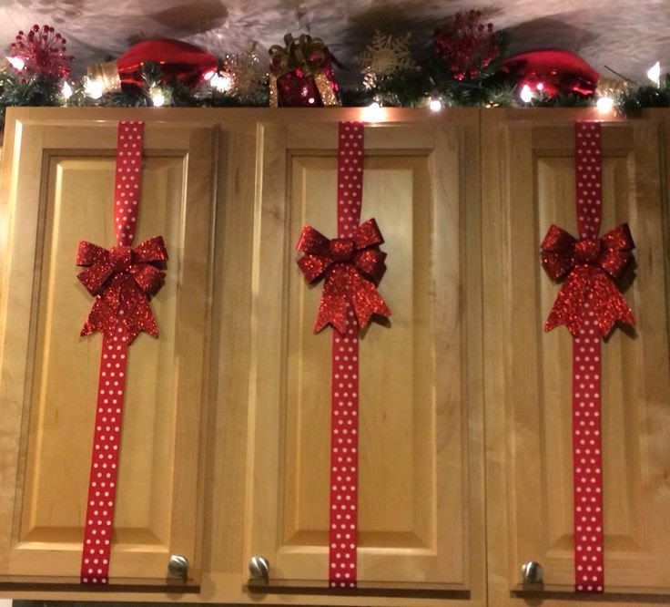 Christmas-Decorated-kitchen-cupboard