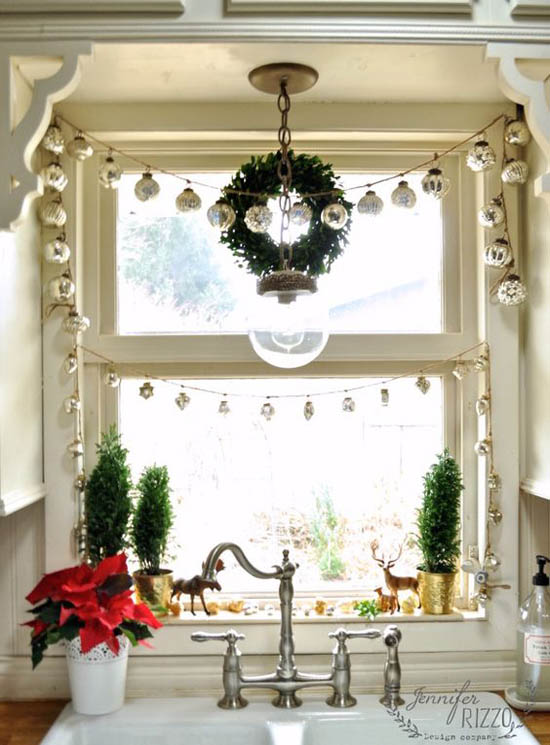 40+ Stunning Christmas Window Decorations Ideas - All About Christmas