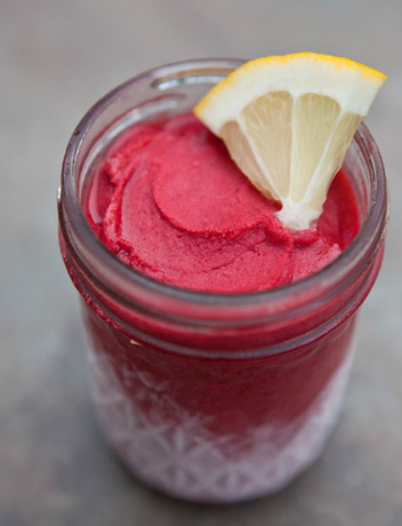 23(basil-strawberry-lemonade-granitas-in-a-jar)