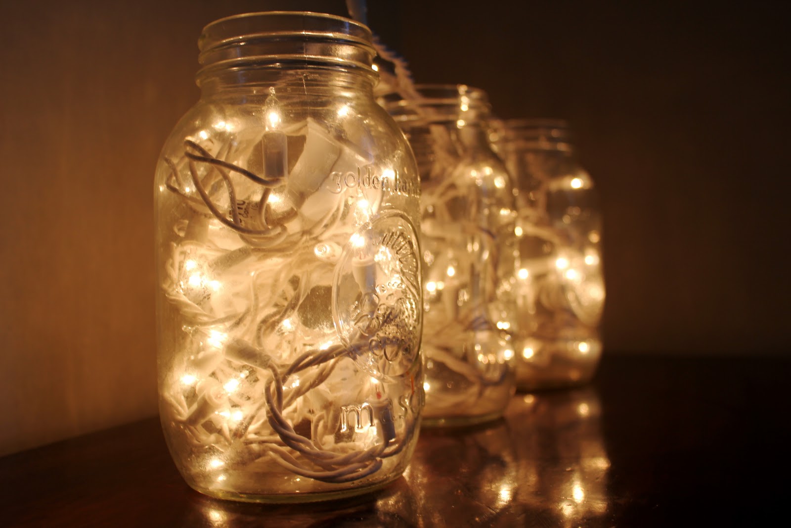 37 Exquisite Mason Jar Christmas Centerpieces Table Decorating Ideas