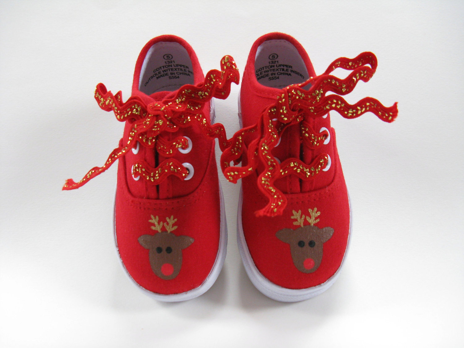 40 Super Cool Christmas Shoes and Ways to Decorate With It - All About ...