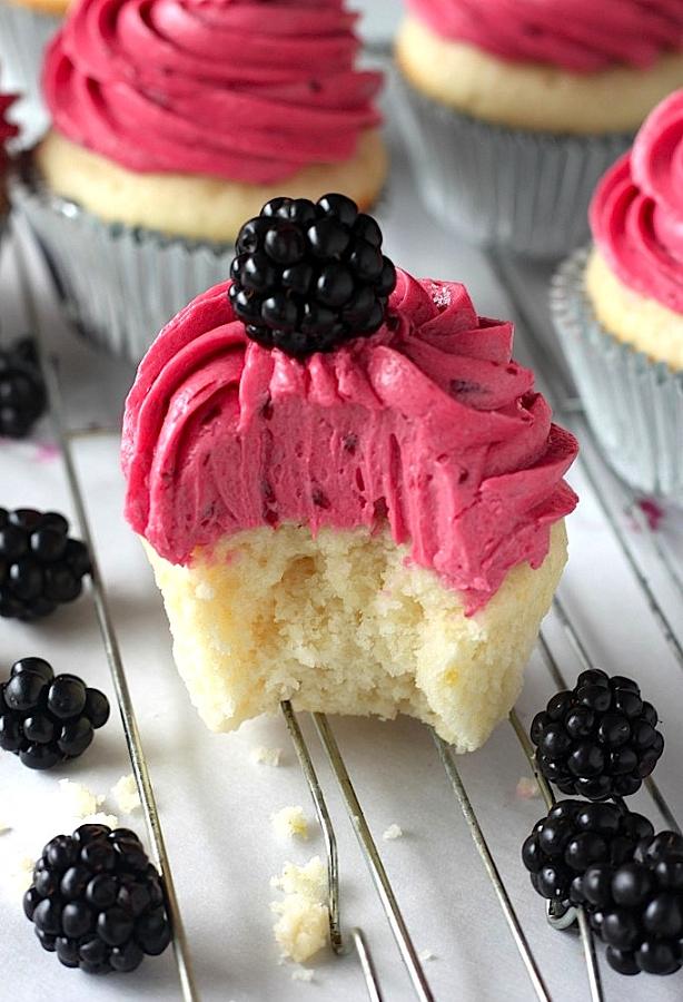 Lemon-Cupcakes-With-Blackberry-Buttercream