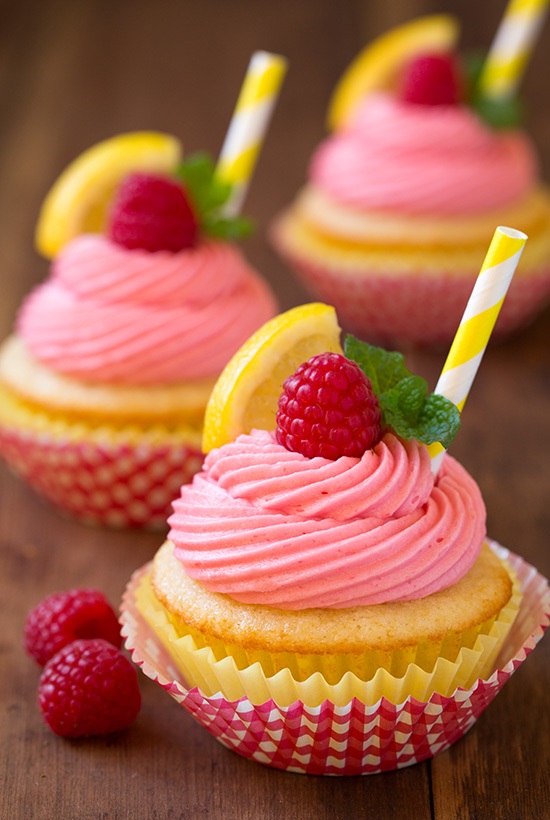 raspberry-lemonade-cupcake