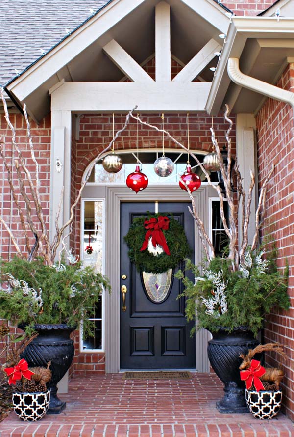 50 Stunning Christmas Porch Decorating Ideas - Style Estate -