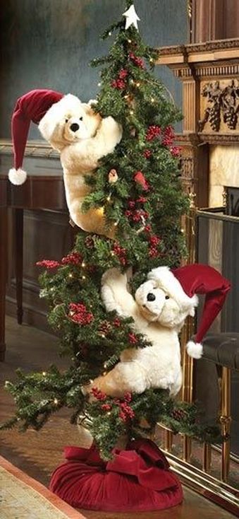 polar-bear-christmas-tree