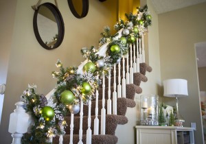 40+ Festive Christmas Banister Decorations Ideas – All About Christmas