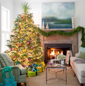 Most Breathtaking Christmas Living Room Decorating Ideas and ...