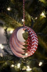 27 Crafty Paper Christmas Decorations and Ornaments – All About Christmas