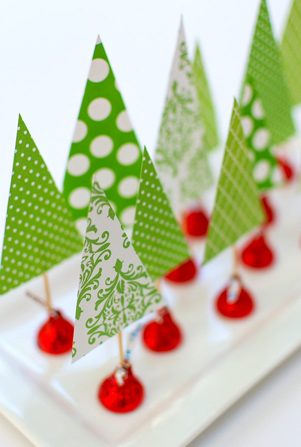 40 Easy To Make Christmas Table Centerpieces All About Christmas   Easy Christmas Centerpiece 29 