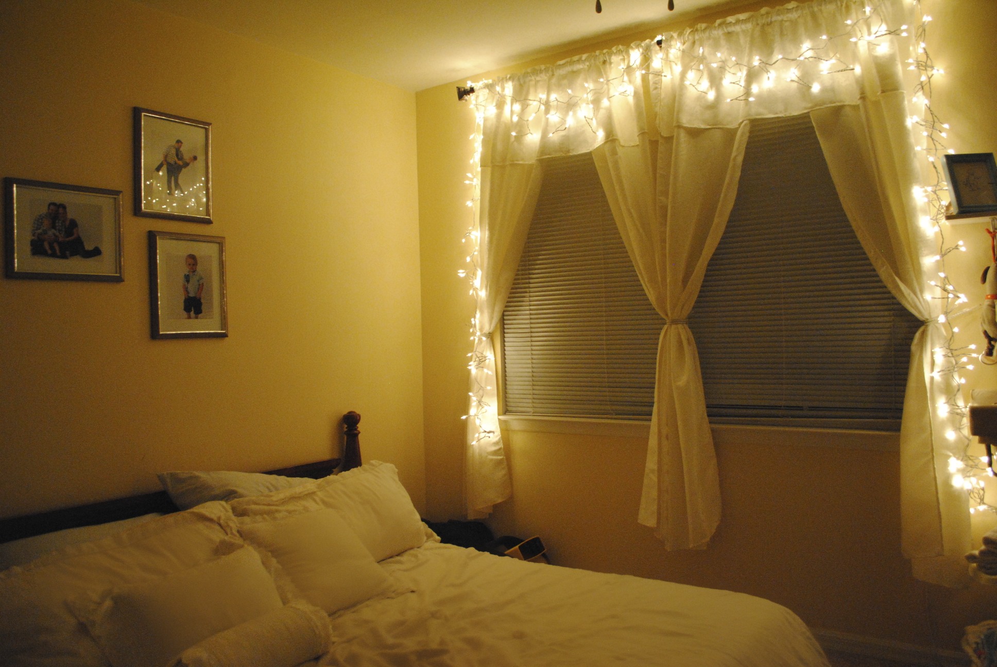 Decorating Bedroom With White Christmas Lights