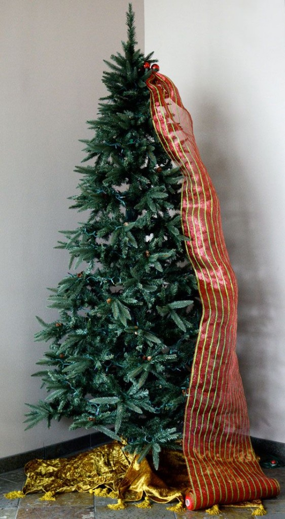 40 Fantabulous Christmas Ribbon Decoration Ideas – All About Christmas